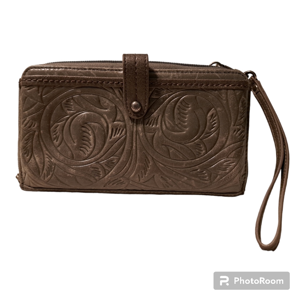 The Sak Iris Wristlet